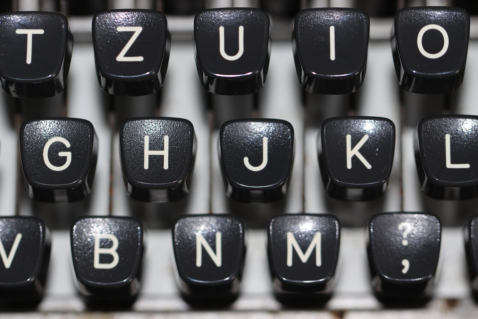 typewriter, blogging